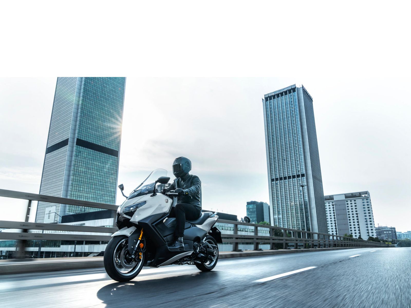 Скутер YAMAHA TMAX TECH MAX (Ceramic Grey) 2026